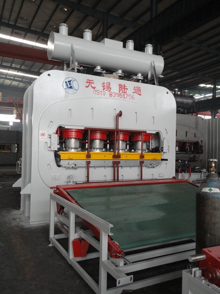 雙貼面熱壓機(jī)(1200T-1600T) 4*8尺、4*9尺、5*8尺